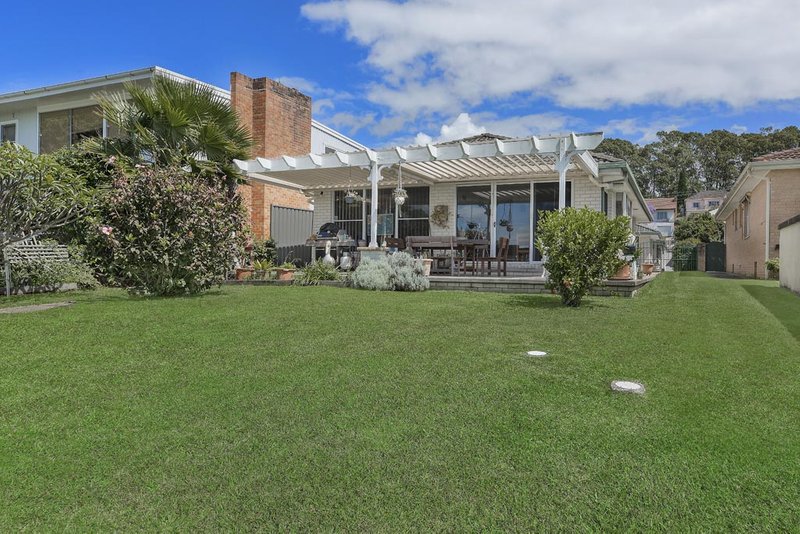 Photo - 34 Ambrose Street, Carey Bay NSW 2283 - Image 18