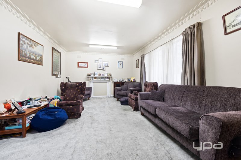 Photo - 34 Andrew Road, St Albans VIC 3021 - Image 3