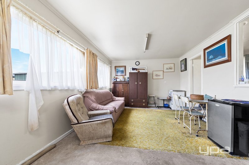 Photo - 34 Andrew Road, St Albans VIC 3021 - Image 6