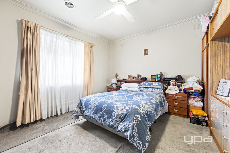 Photo - 34 Andrew Road, St Albans VIC 3021 - Image 7