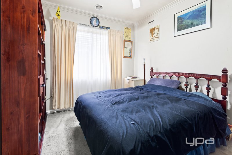 Photo - 34 Andrew Road, St Albans VIC 3021 - Image 9