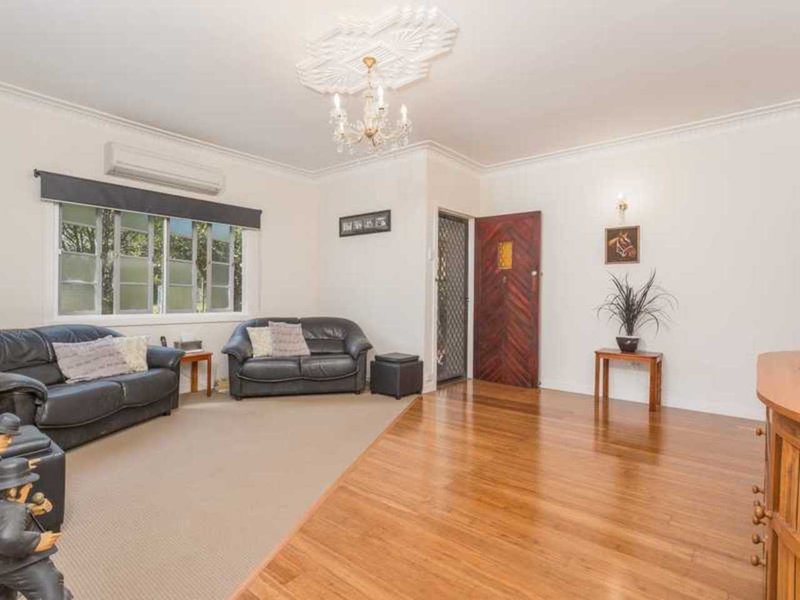 Photo - 34 Araluen Street, Kedron QLD 4031 - Image 5