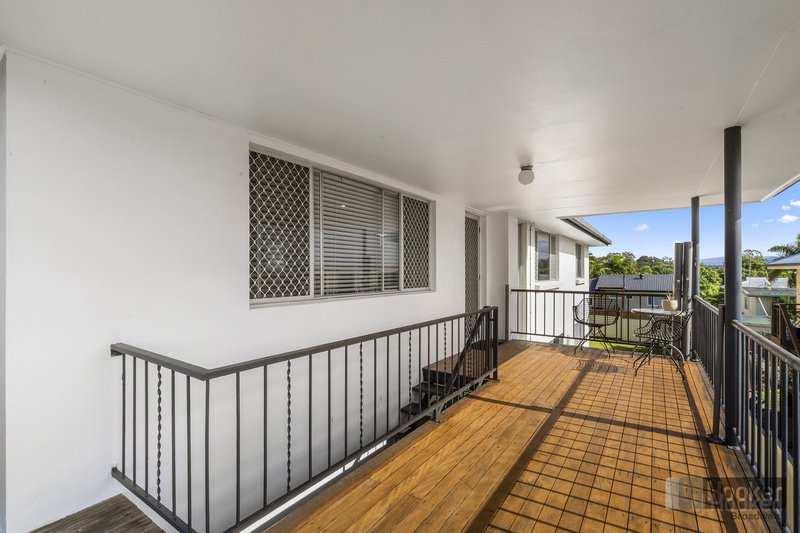 Photo - 34 Ashbourne Terrace, Biggera Waters QLD 4216 - Image 6