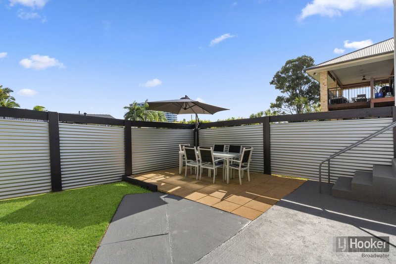 Photo - 34 Ashbourne Terrace, Biggera Waters QLD 4216 - Image 12