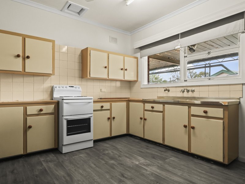 Photo - 34 Ashton Road, Davoren Park SA 5113 - Image 4