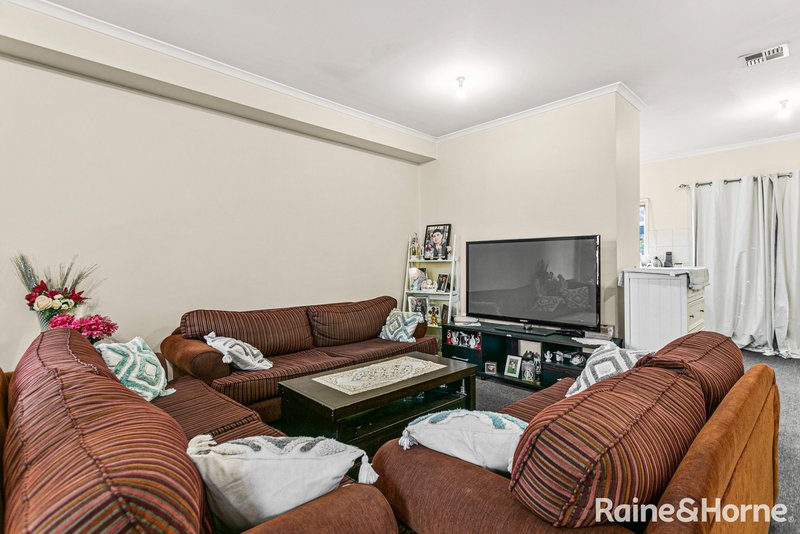 Photo - 34 Athol Avenue, Roxburgh Park VIC 3064 - Image 2