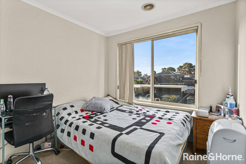 Photo - 34 Athol Avenue, Roxburgh Park VIC 3064 - Image 10