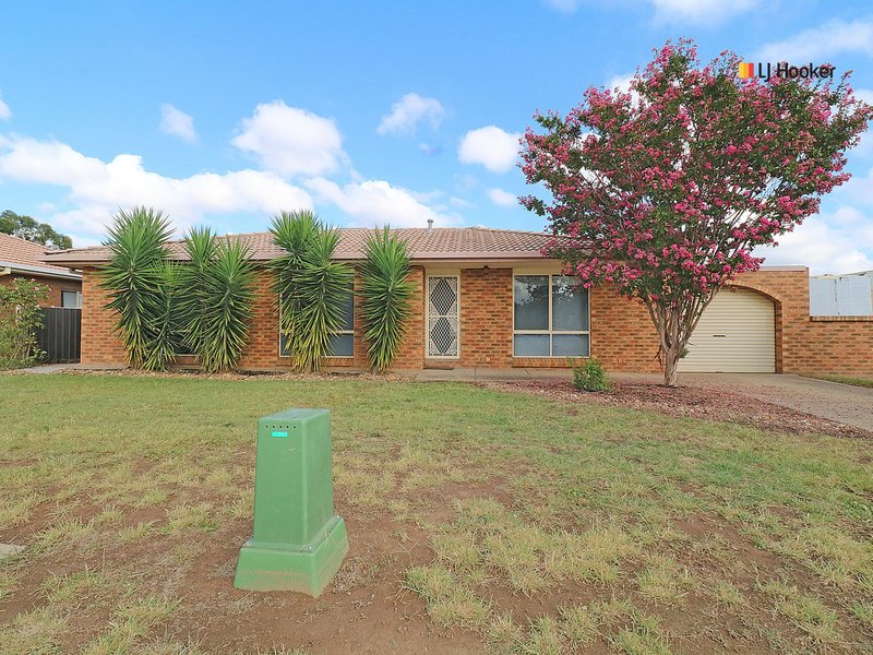 Photo - 34 Balleroo Crescent, Glenfield Park NSW 2650 - Image