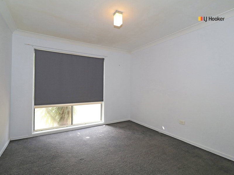 Photo - 34 Balleroo Crescent, Glenfield Park NSW 2650 - Image 9