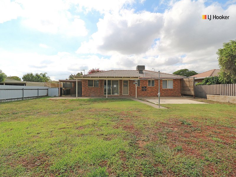 Photo - 34 Balleroo Crescent, Glenfield Park NSW 2650 - Image 11