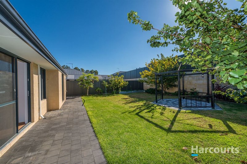 Photo - 34 Ballybofey Loop, Bullsbrook WA 6084 - Image 16