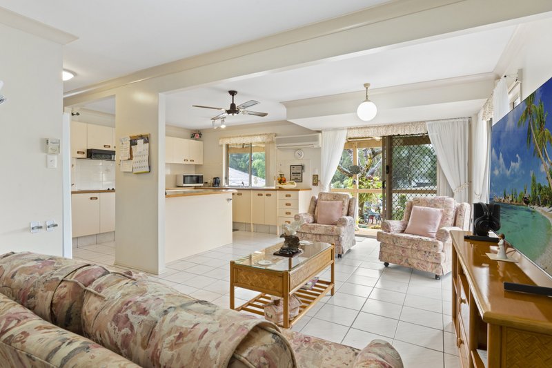 Photo - 34 Banff Court, Robina QLD 4226 - Image 6