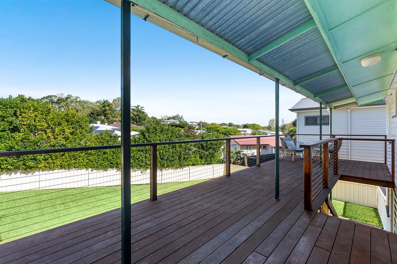 Photo - 34 Banoon Drive, Wynnum QLD 4178 - Image 4