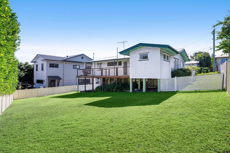 Photo - 34 Banoon Drive, Wynnum QLD 4178 - Image 7