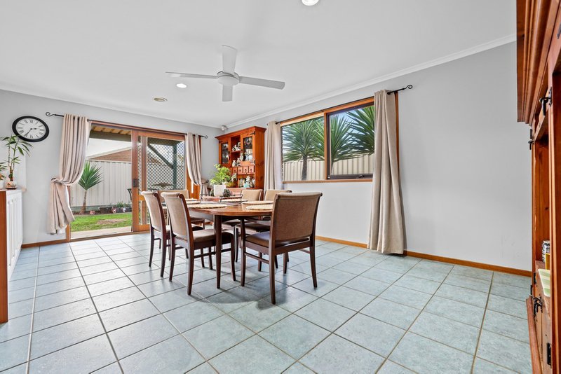 Photo - 34 Barber Drive, Hoppers Crossing VIC 3029 - Image 3