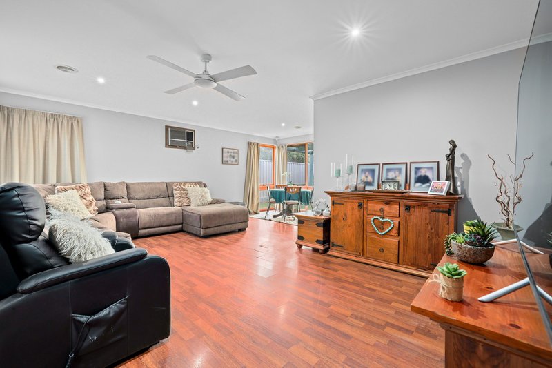 Photo - 34 Barber Drive, Hoppers Crossing VIC 3029 - Image 6