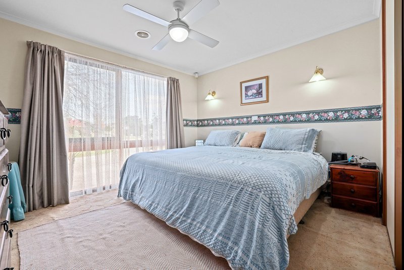 Photo - 34 Barber Drive, Hoppers Crossing VIC 3029 - Image 10