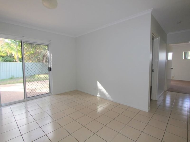 Photo - 34 Barry Street, Emerald QLD 4720 - Image 4