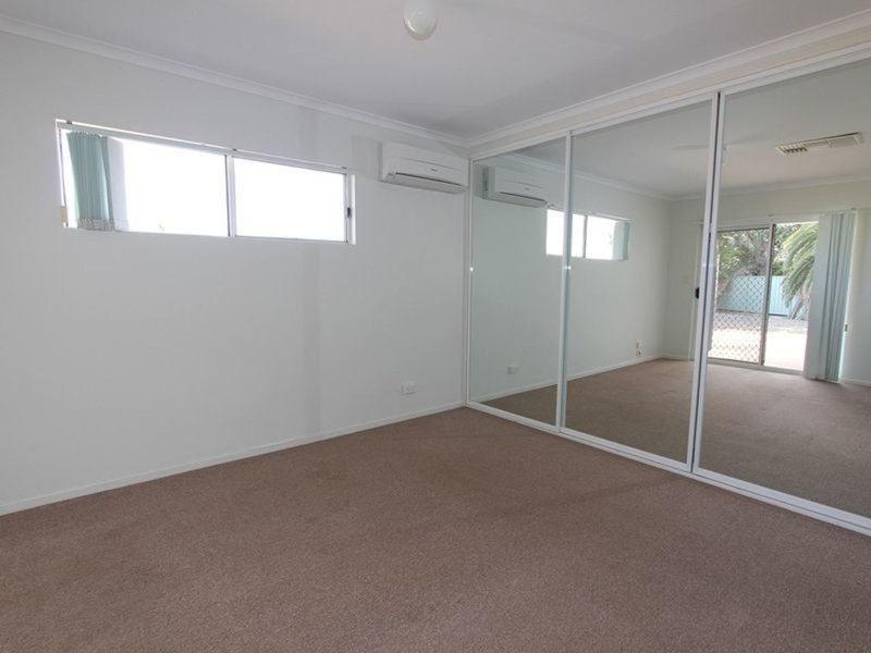 Photo - 34 Barry Street, Emerald QLD 4720 - Image 5