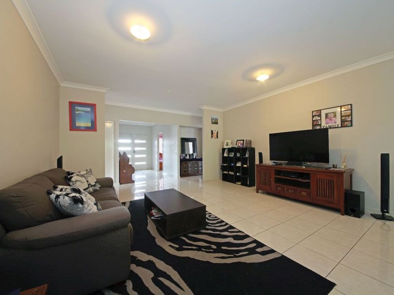 Photo - 34 Baybreeze Crescent, Murrumba Downs QLD 4503 - Image 2