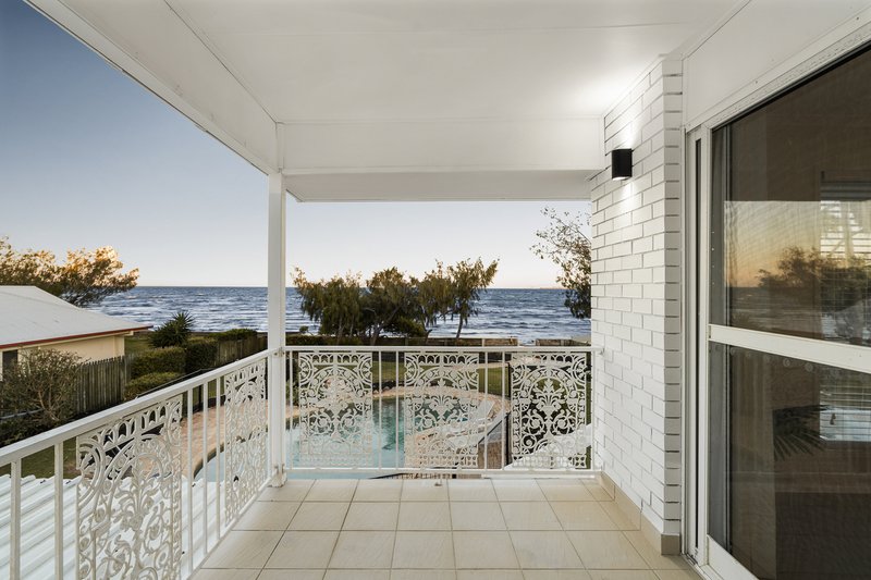 Photo - 34 Bayside Drive, Beachmere QLD 4510 - Image 3