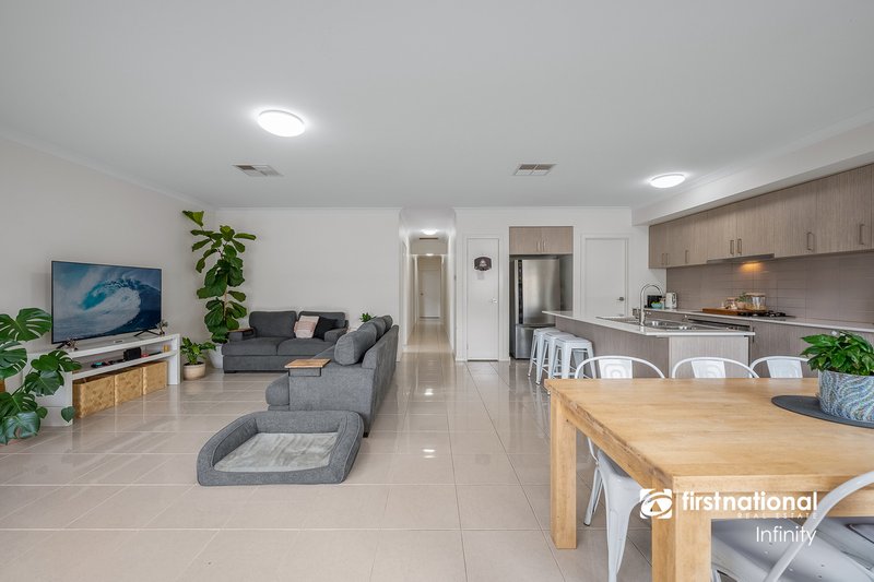 Photo - 34 Beagle Street, Tarneit VIC 3029 - Image 2