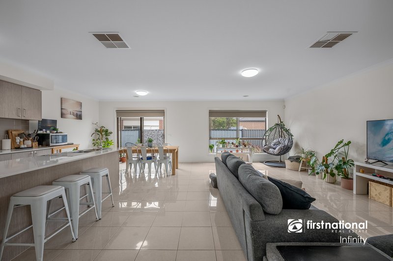 Photo - 34 Beagle Street, Tarneit VIC 3029 - Image 5