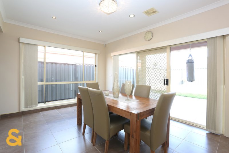 Photo - 34 Beechworth Avenue (Greenvale Lakes) , Roxburgh Park VIC 3064 - Image 8