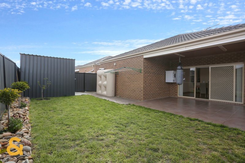 Photo - 34 Beechworth Avenue (Greenvale Lakes) , Roxburgh Park VIC 3064 - Image 13