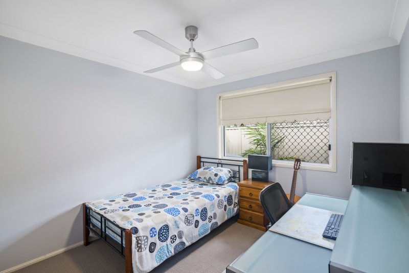 Photo - 34 Bergamont Street, Elanora QLD 4221 - Image 12