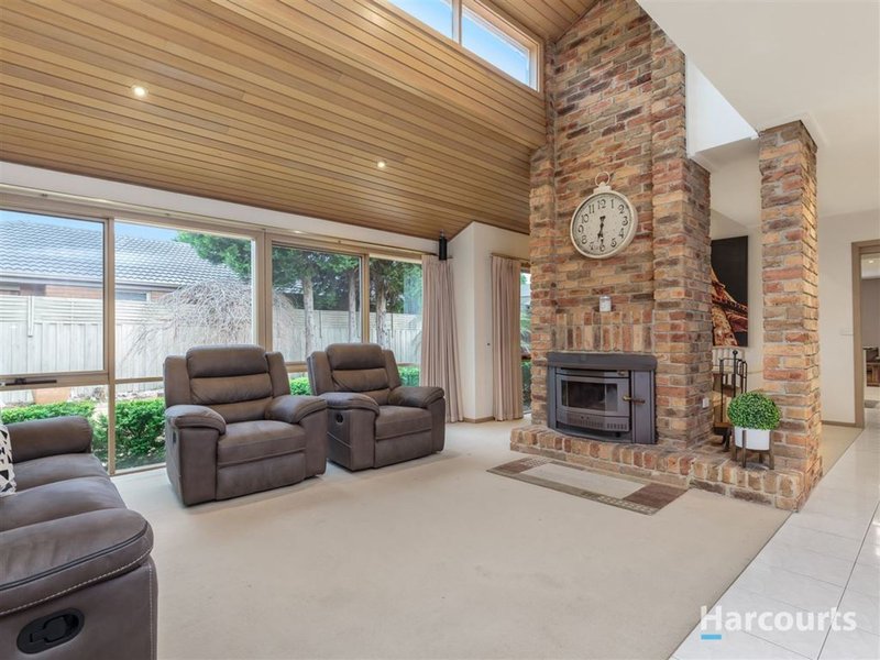 Photo - 34 Bianca Court, Rowville VIC 3178 - Image 4