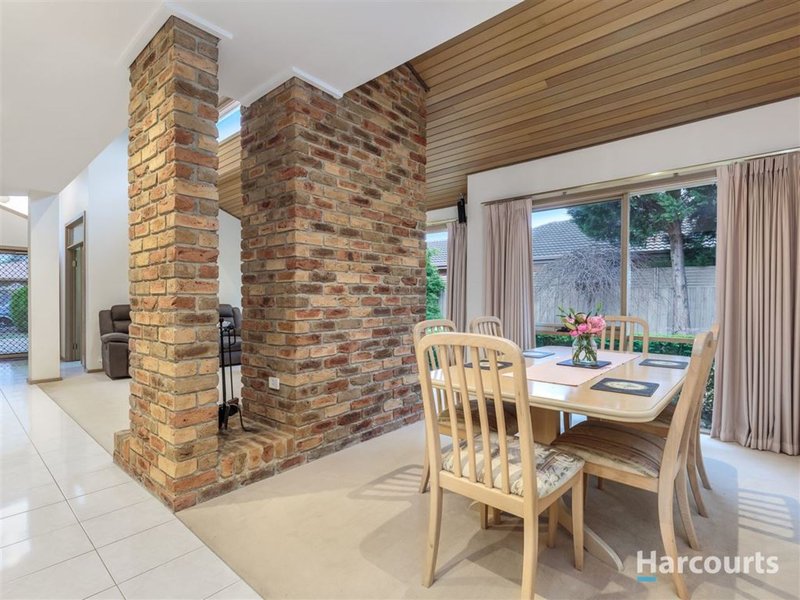 Photo - 34 Bianca Court, Rowville VIC 3178 - Image 5