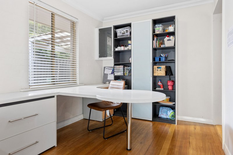 Photo - 34 Bibra Drive, Bibra Lake WA 6163 - Image 8