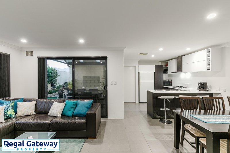 Photo - 34 Birch Road, Aubin Grove WA 6164 - Image 3