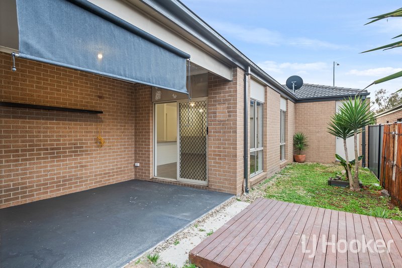 Photo - 34 Bluebell Drive, Craigieburn VIC 3064 - Image 10