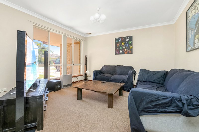 Photo - 34 Bondi Crescent, Warnbro WA 6169 - Image 4