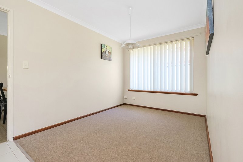 Photo - 34 Bondi Crescent, Warnbro WA 6169 - Image 6