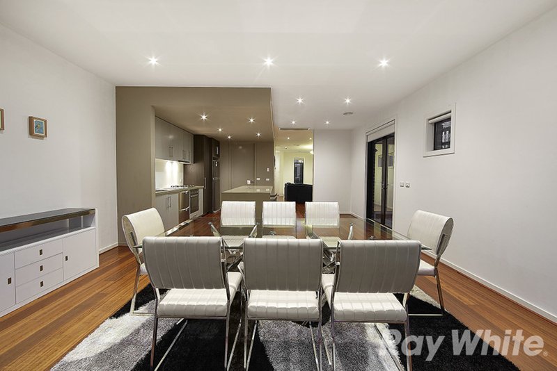 Photo - 34 Botanic Drive, Clayton South VIC 3169 - Image 4