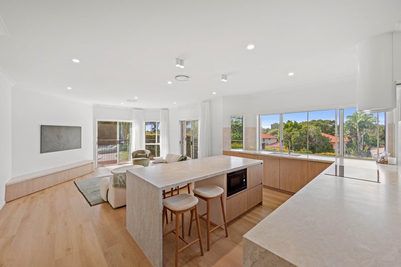Photo - 34 Breakwater Road, Robina QLD 4226 - Image 4