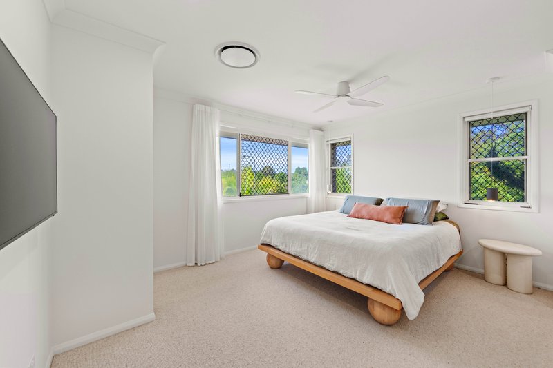 Photo - 34 Breakwater Road, Robina QLD 4226 - Image 6