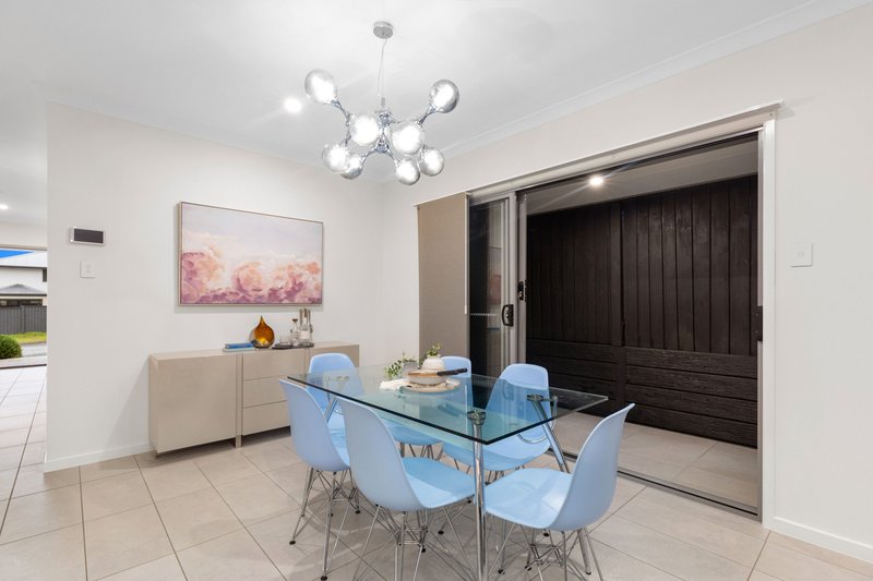 Photo - 34 Brockman Drive, Upper Kedron QLD 4055 - Image 3