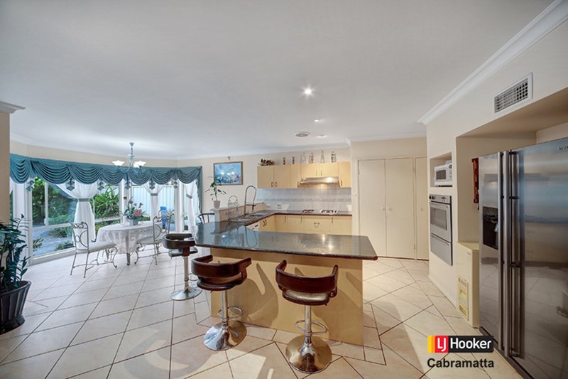 Photo - 34 Buranda Crescent, St Johns Park NSW 2176 - Image 3