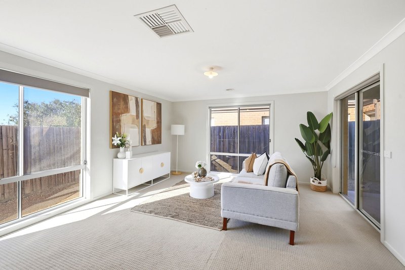 Photo - 34 Burbidge Drive, Bacchus Marsh VIC 3340 - Image 6