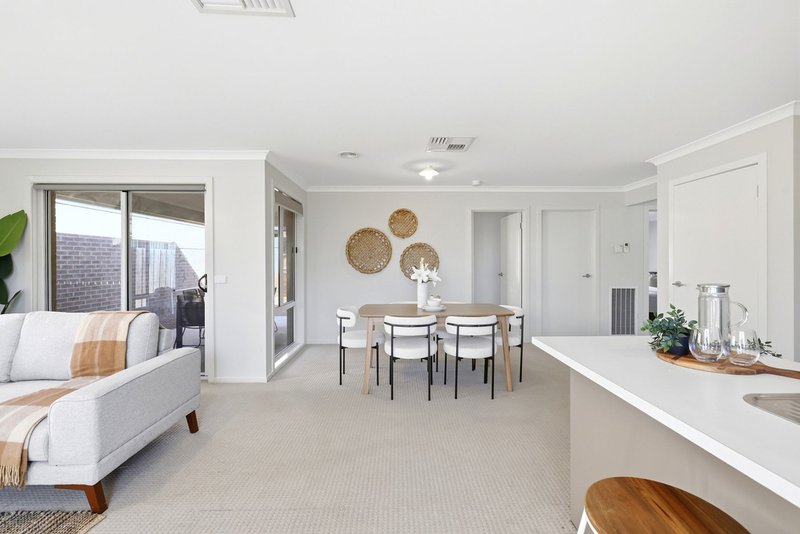 Photo - 34 Burbidge Drive, Bacchus Marsh VIC 3340 - Image 9