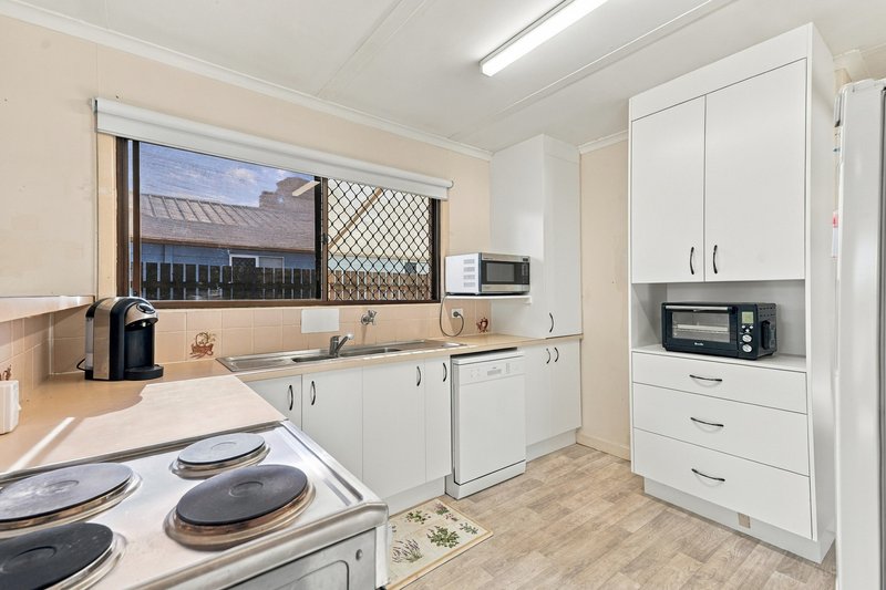 Photo - 34 Caddy Avenue, Urraween QLD 4655 - Image 5