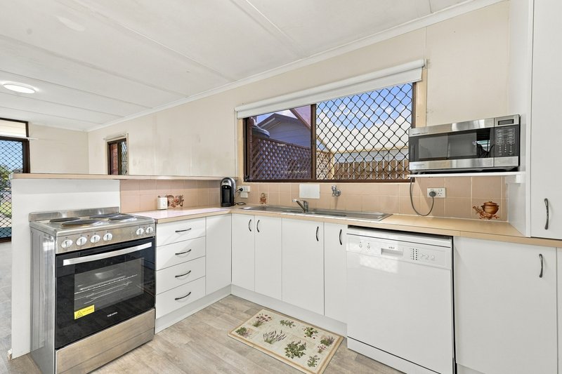 Photo - 34 Caddy Avenue, Urraween QLD 4655 - Image 6
