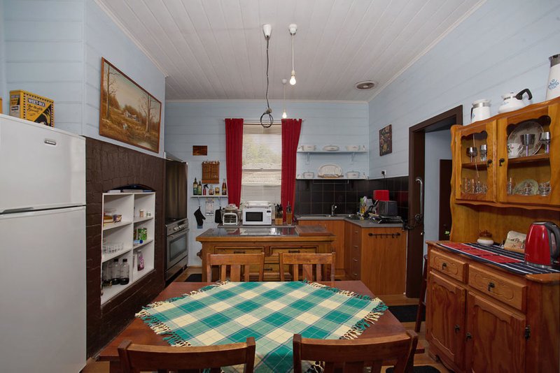 Photo - 34 Campbell Street, Camperdown VIC 3260 - Image 3