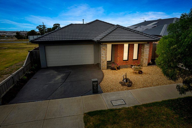 Photo - 34 Capstone Street, Clyde VIC 3978 - Image 3