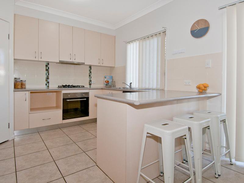 Photo - 34 Carnarvon Crescent, Waterford QLD 4133 - Image 6