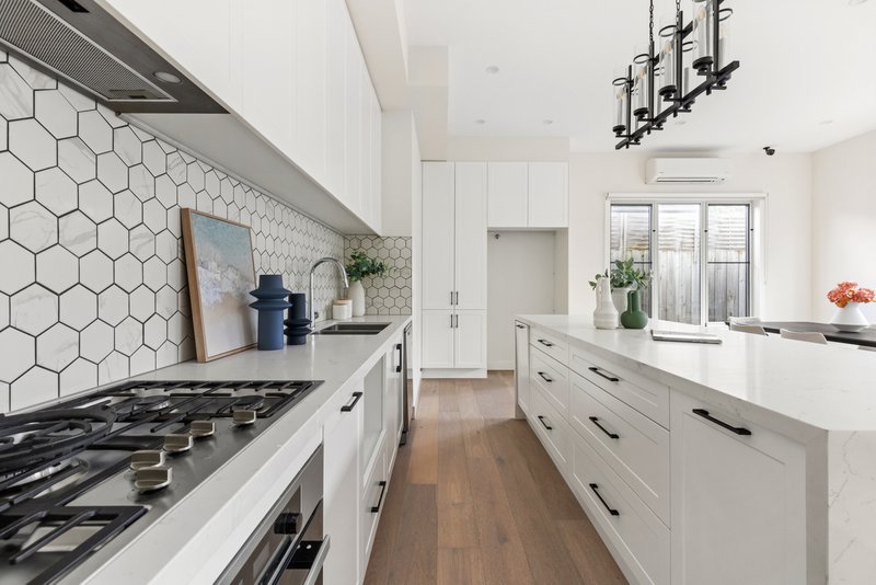 Photo - 3/4 Catherine Avenue, Mount Waverley VIC 3149 - Image 4